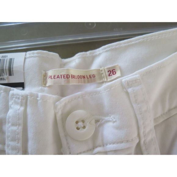 Levi's Premium Women's Sz 26 x  26 White Retro Style Balloon Pleated Pants - Picture 4 of 8